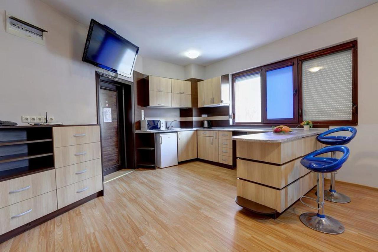 1-St Line Izvora Sea View Apartments On Aranyhomok Kültér fotó