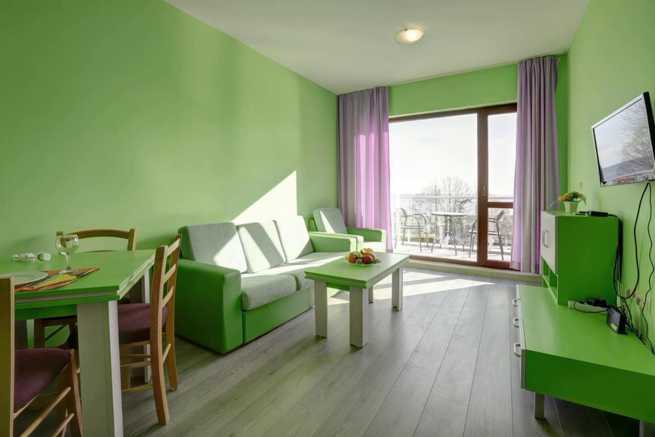 1-St Line Izvora Sea View Apartments On Aranyhomok Kültér fotó