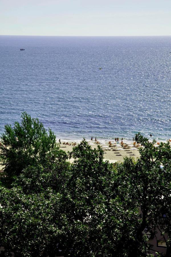 1-St Line Izvora Sea View Apartments On Aranyhomok Kültér fotó